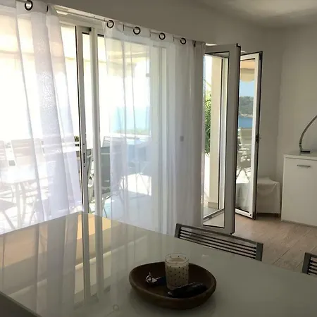 Delizioso Vista Mare Apartment *